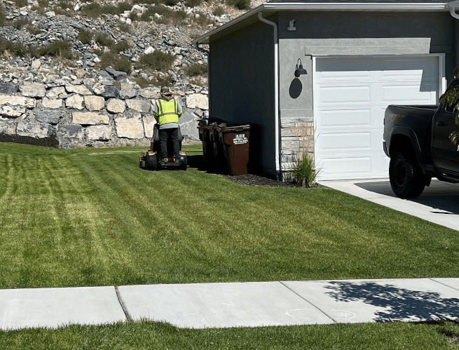 Weekly Lawn Mowing Services in Salt Lake City